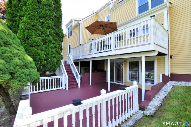 10 Breezy Knoll Drive, Bloomfield, CT 06002