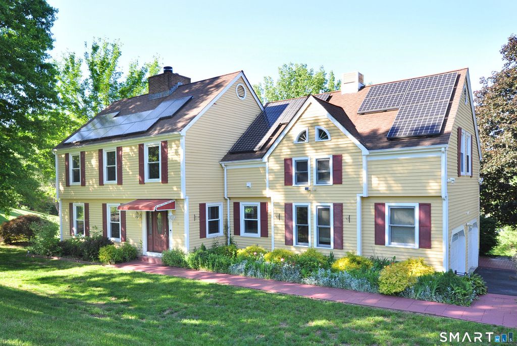 10 Breezy Knoll Drive, Bloomfield, CT 06002