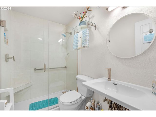6248 BRIDGEVIEW Dr, West Linn, OR 97068