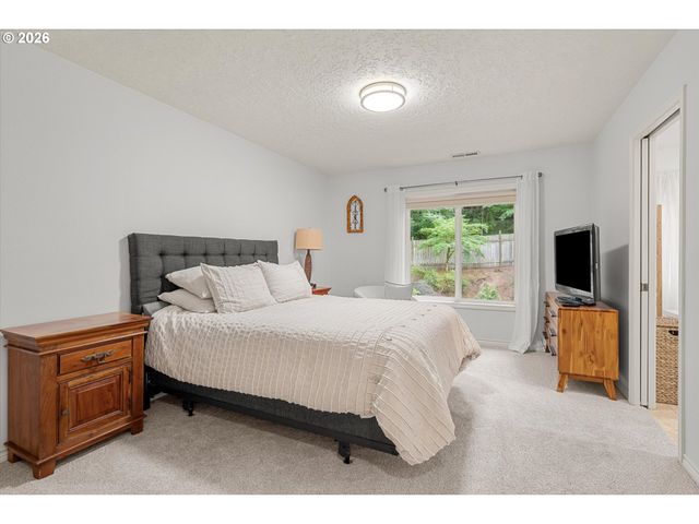 6248 BRIDGEVIEW Dr, West Linn, OR 97068