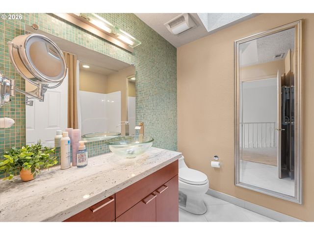 6248 BRIDGEVIEW Dr, West Linn, OR 97068