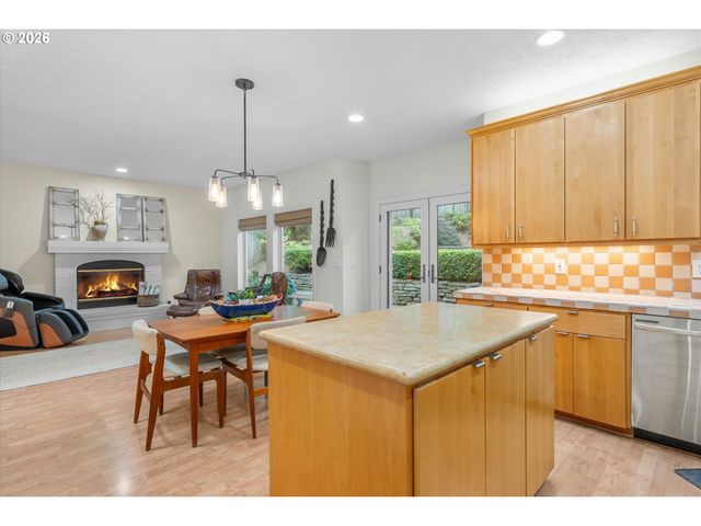 6248 BRIDGEVIEW Dr, West Linn, OR 97068