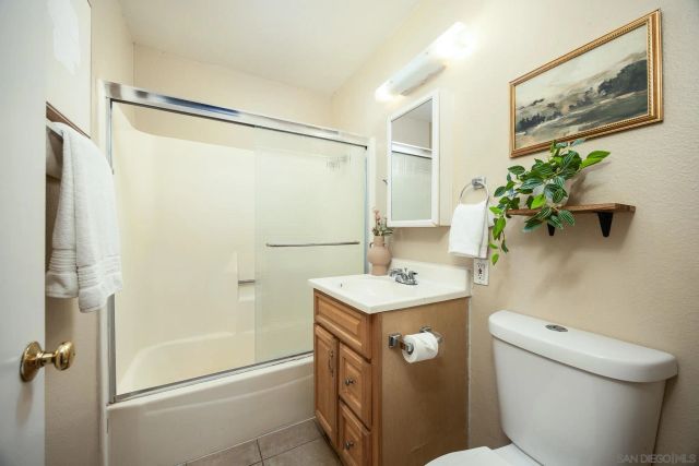 836 Carlsbad St, San Diego, CA 92114