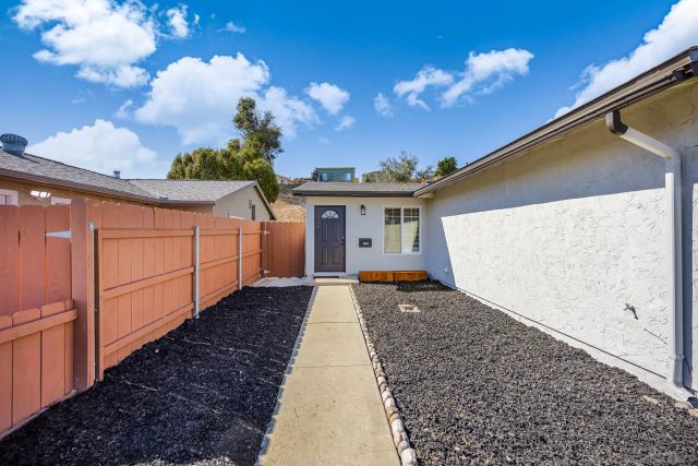 836 Carlsbad St, San Diego, CA 92114