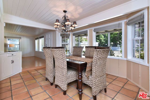 4709 Camellia Avenue, Valley Village, CA 91602