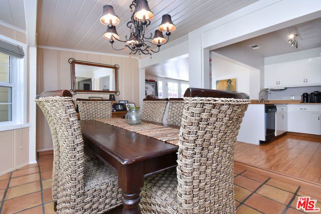 4709 Camellia Avenue, Valley Village, CA 91602