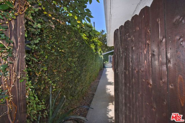 4709 Camellia Avenue, Valley Village, CA 91602