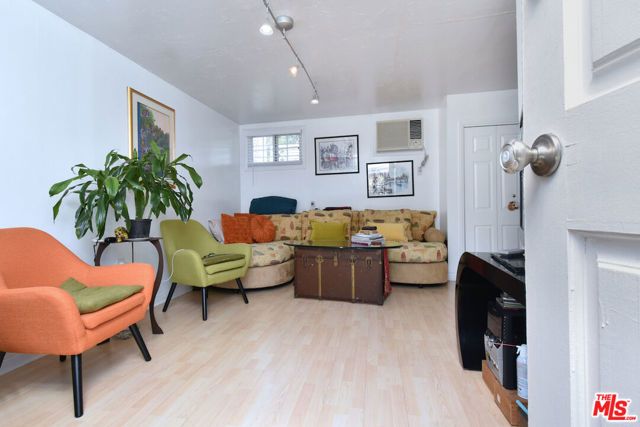4709 Camellia Avenue, Valley Village, CA 91602
