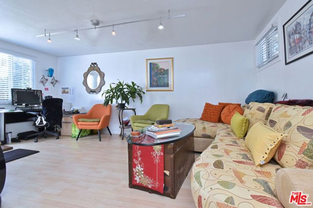 4709 Camellia Avenue, Valley Village, CA 91602