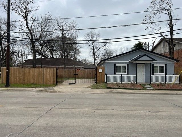 2516 Metropolitan Avenue, Dallas, TX 75215