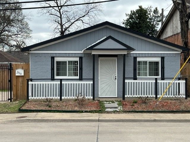 2516 Metropolitan Avenue, Dallas, TX 75215