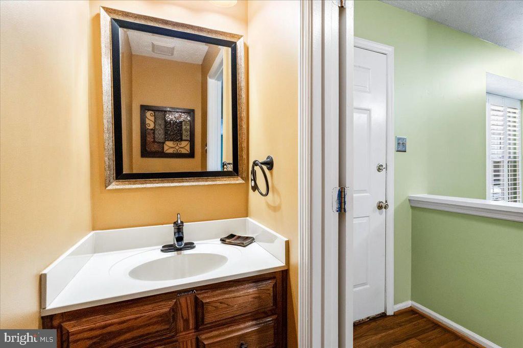Image 13 of property listing at 20540 LOWFIELD DR, Germantown, MD 20874