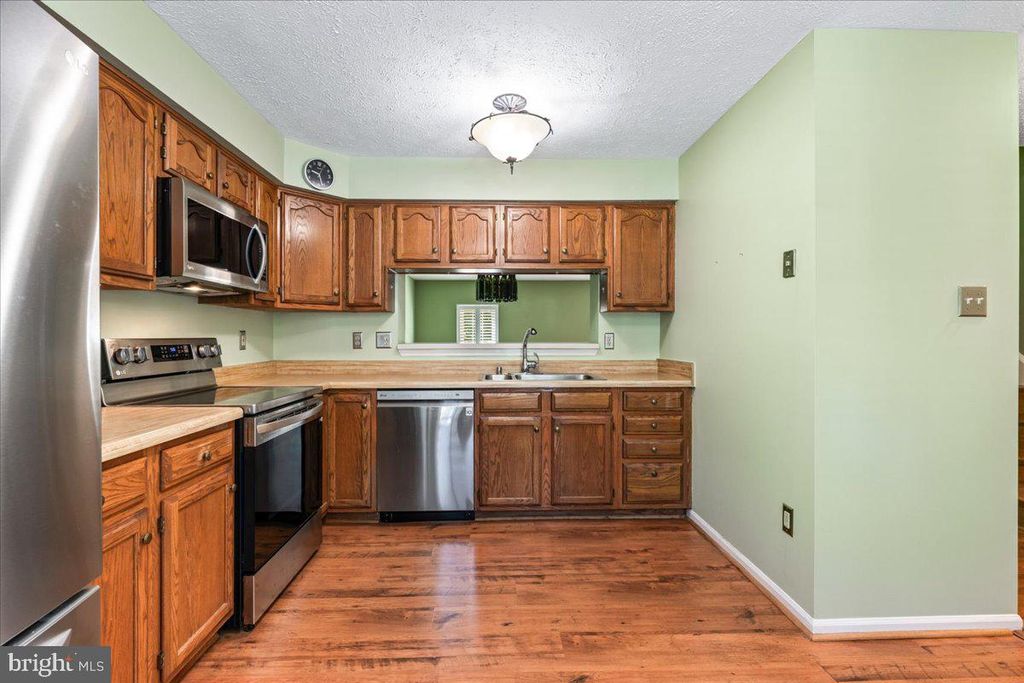 Image 17 of property listing at 20540 LOWFIELD DR, Germantown, MD 20874