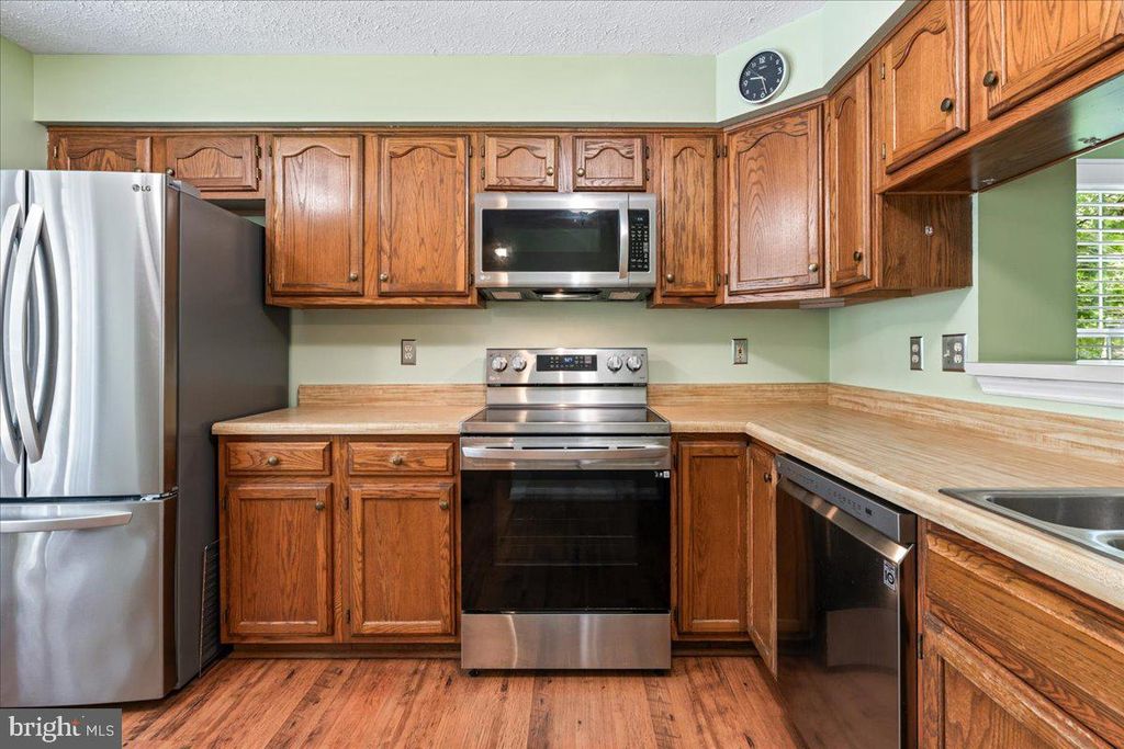 Image 18 of property listing at 20540 LOWFIELD DR, Germantown, MD 20874