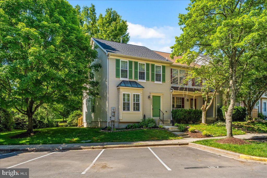 Image 2 of property listing at 20540 LOWFIELD DR, Germantown, MD 20874