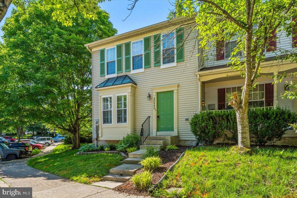 Image 3 of property listing at 20540 LOWFIELD DR, Germantown, MD 20874