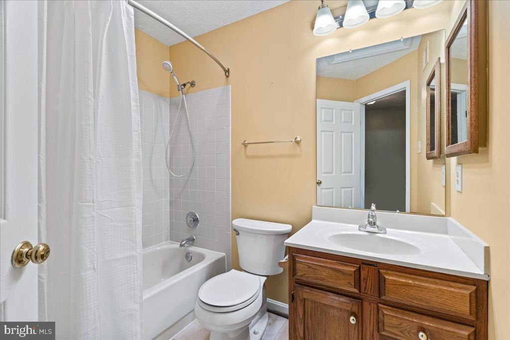 Image 35 of property listing at 20540 LOWFIELD DR, Germantown, MD 20874