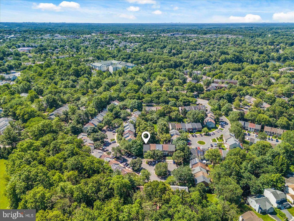 Image 59 of property listing at 20540 LOWFIELD DR, Germantown, MD 20874