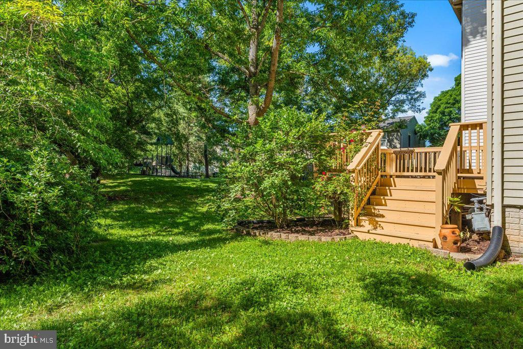 Image 6 of property listing at 20540 LOWFIELD DR, Germantown, MD 20874