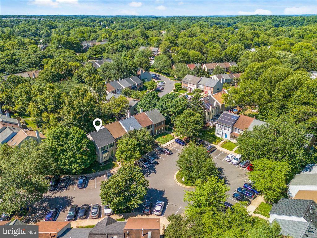 Image 8 of property listing at 20540 LOWFIELD DR, Germantown, MD 20874
