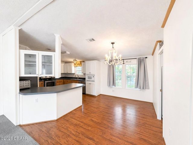 33 Cherrywood Court, South Daytona, FL 32119