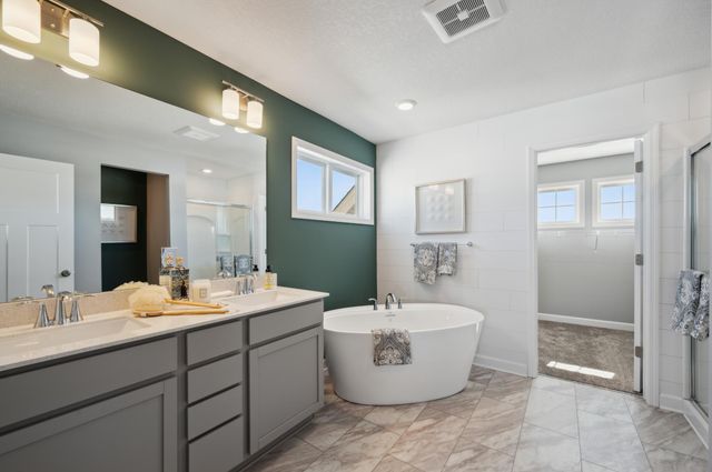 8681 Periwinkle Boulevard, Woodbury, MN 55129