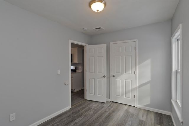 64 Thompson St, Springfield, MA 01109