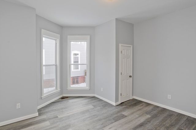 64 Thompson St, Springfield, MA 01109