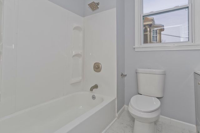 64 Thompson St, Springfield, MA 01109