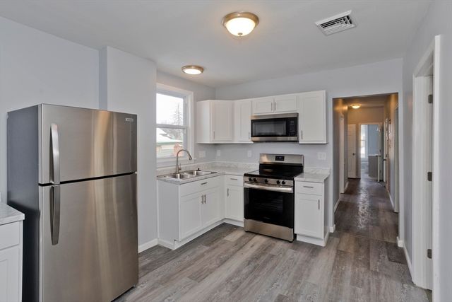 64 Thompson St, Springfield, MA 01109
