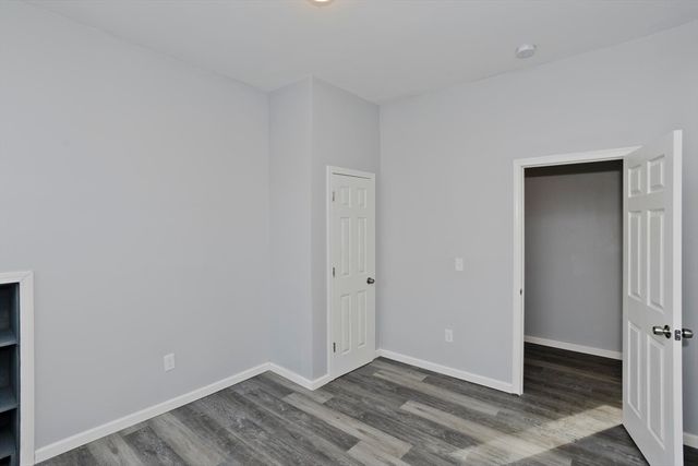 64 Thompson St, Springfield, MA 01109