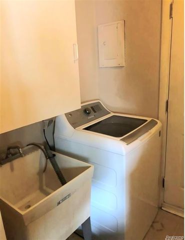 34836 John Street, Wayne, MI 48184