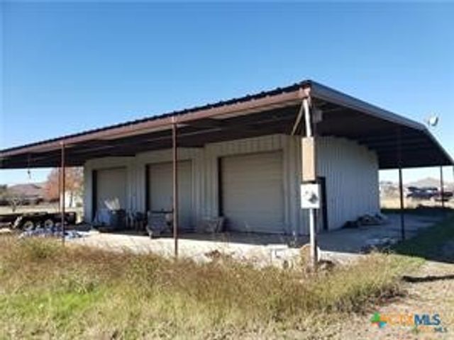 695 Saengerhalle Road, New Braunfels, TX 78130