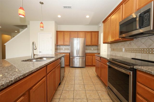 2610 MEAD AVENUE, St Cloud, FL 34771