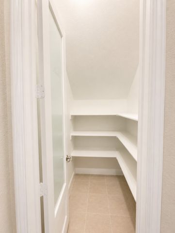 2818 Twin Ridge Drive, Arlington, TX 76001