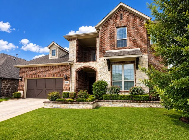 2818 Twin Ridge Drive, Arlington, TX 76001