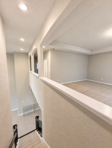 2818 Twin Ridge Drive, Arlington, TX 76001