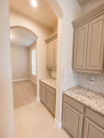 2818 Twin Ridge Drive, Arlington, TX 76001