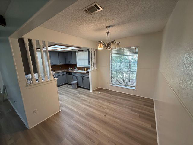 1309 Radam CIR, Austin, TX 78745