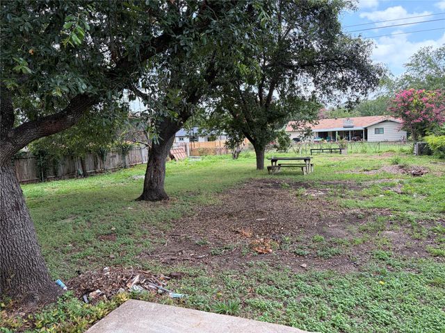 1309 Radam CIR, Austin, TX 78745