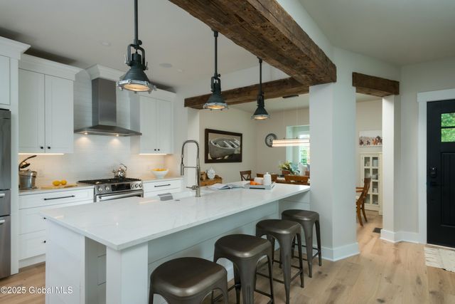 1 Pickett Lane, Rexford, NY 12148