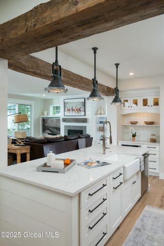 1 Pickett Lane, Rexford, NY 12148