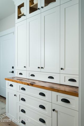 1 Pickett Lane, Rexford, NY 12148