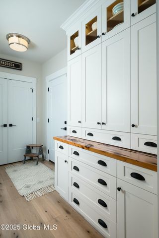 1 Pickett Lane, Rexford, NY 12148