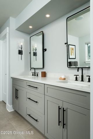 1 Pickett Lane, Rexford, NY 12148