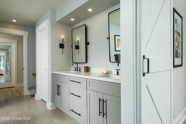 1 Pickett Lane, Rexford, NY 12148