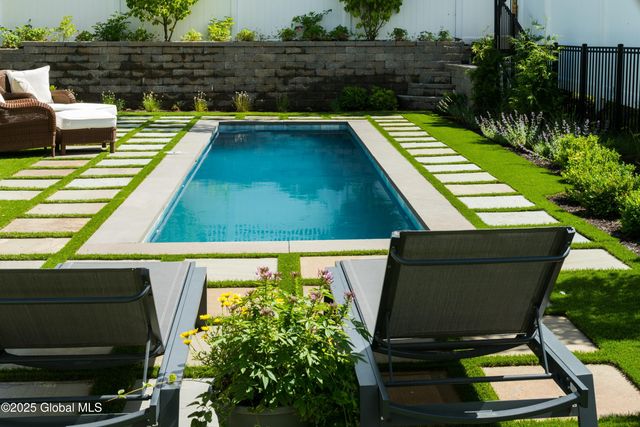 1 Pickett Lane, Rexford, NY 12148