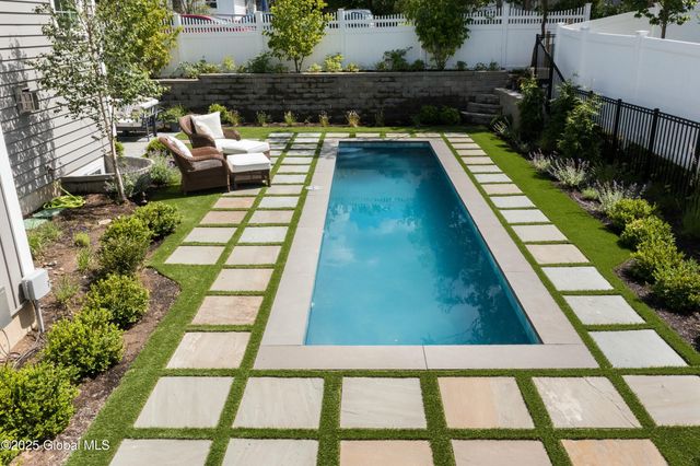 1 Pickett Lane, Rexford, NY 12148