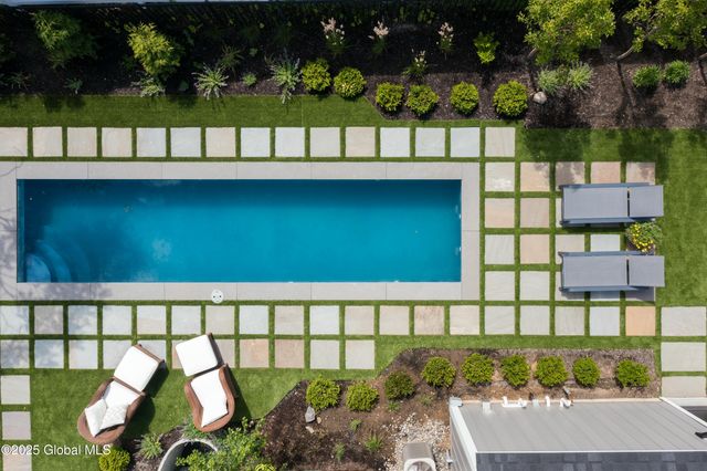 1 Pickett Lane, Rexford, NY 12148