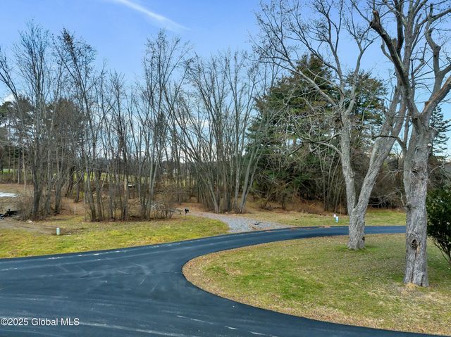 1 Pickett Lane, Rexford, NY 12148